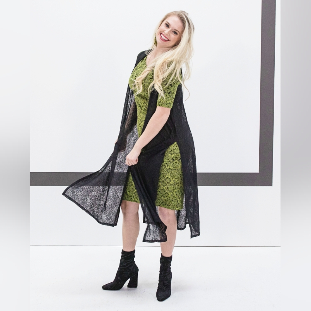 ✨️ Lularoe Joy Duster Vest. New! Size M. Sleeveless. - Picture 5 of 8